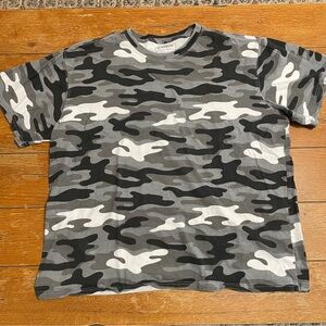 Magellan Outdoors Men's Gray Camo Short Sleeve Tee